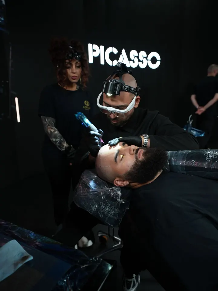 Picasso Jeff izvodi SMP na živom modelu